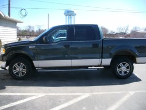 Picture of Green 2006 Ford F-150 SuperCrew XLT 4WD.